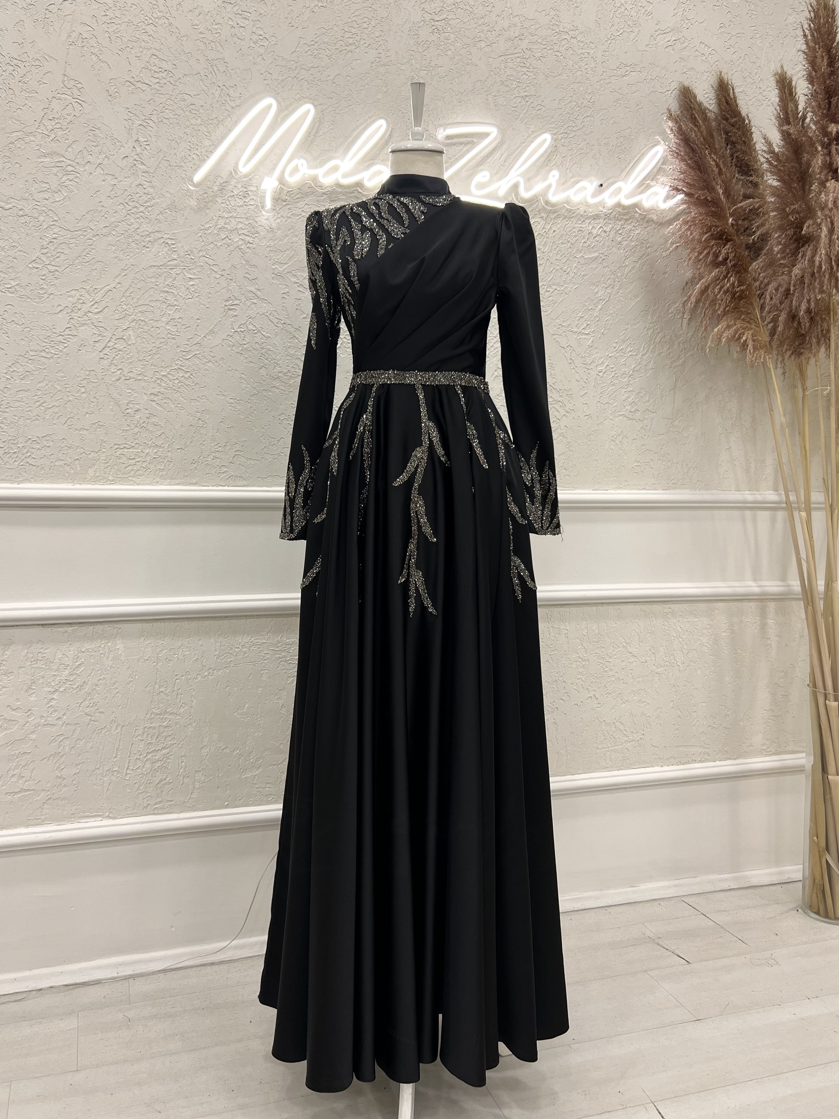 Black Spaghetti Strap Evening Dress Boat Neck Appliques Floor-length Tulle  Formal Party Dresses Female Banquet Gowns - Evening Dresses - AliExpress